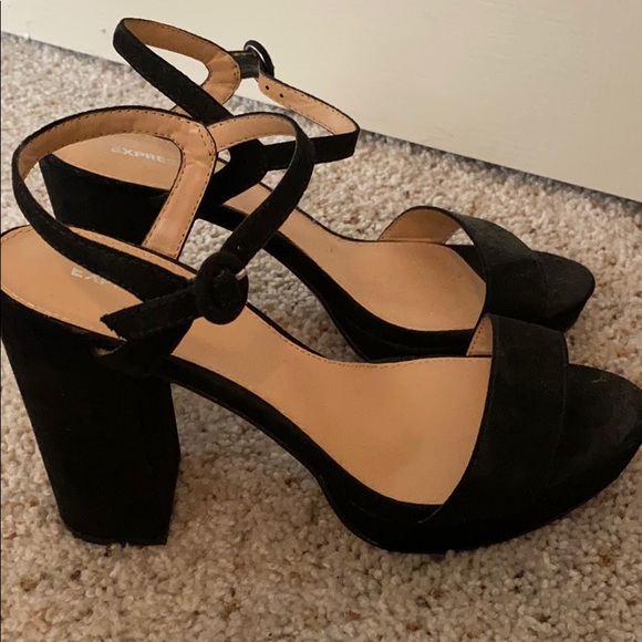 Express Heels - Picture 3 of 5